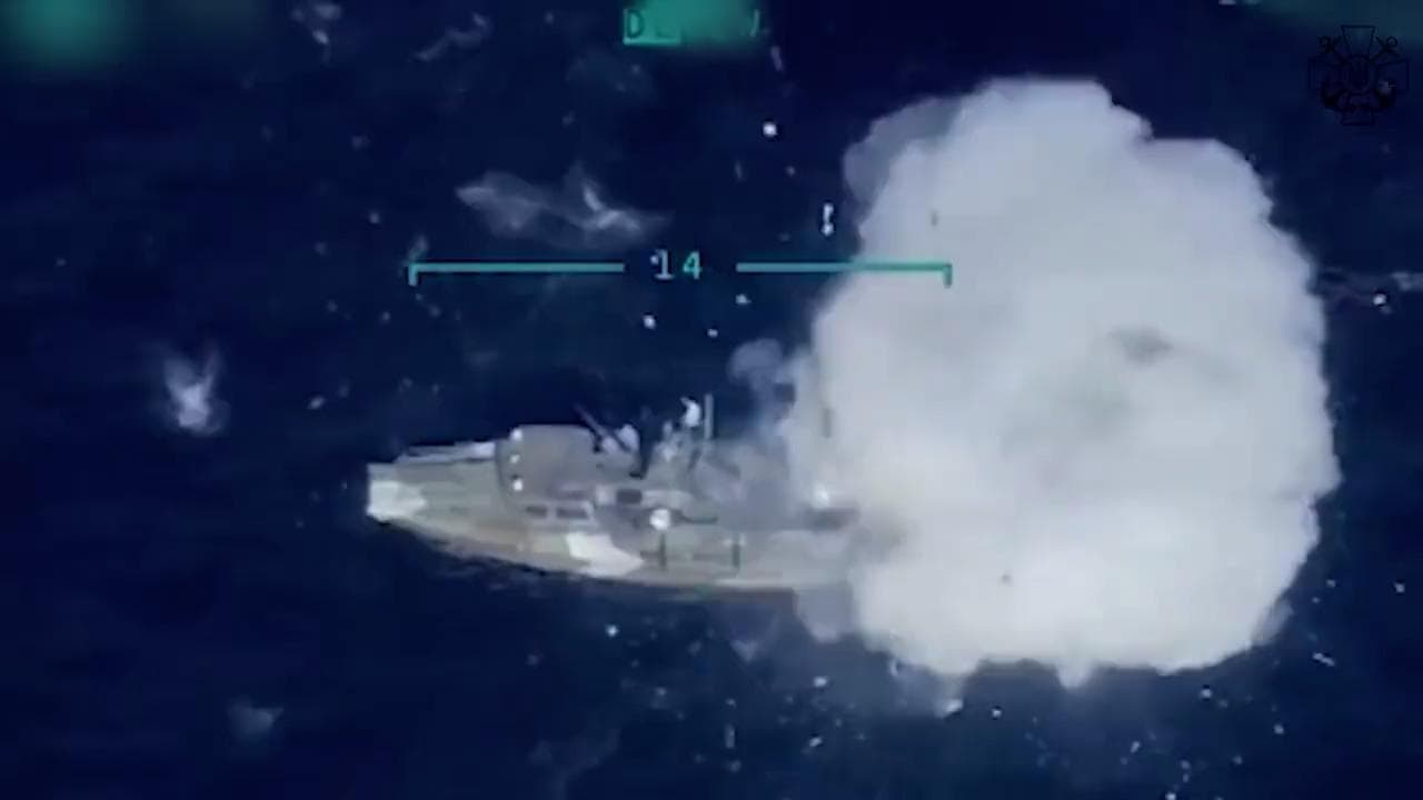 Battaglia nelle acque dell'Isola dei Serpenti: il drone ucraino distrugge una motovedetta russa