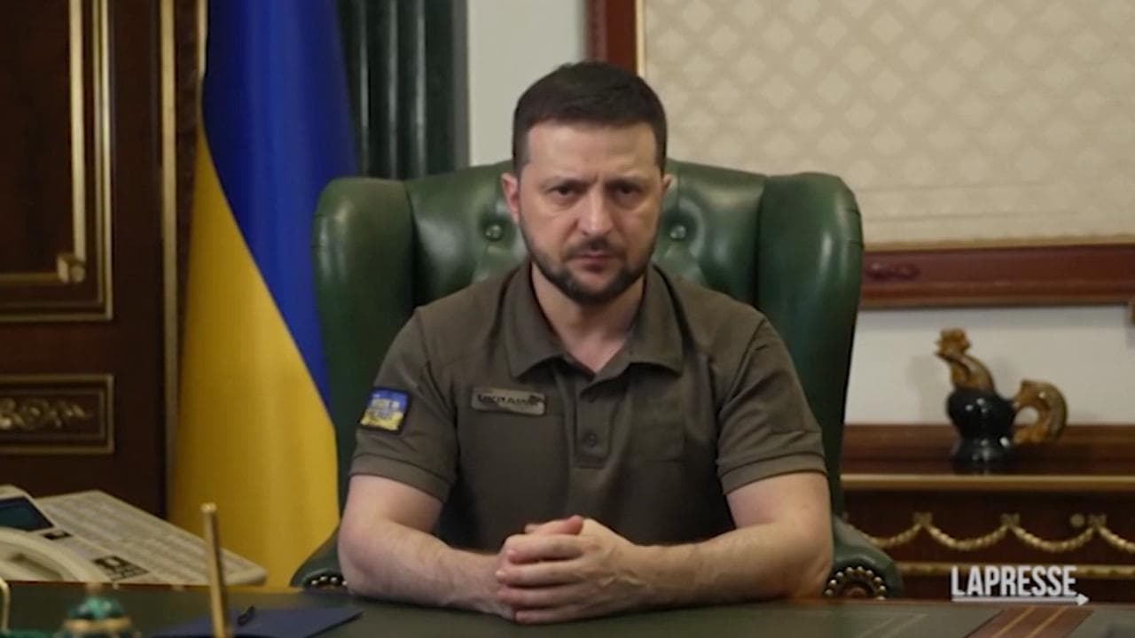 Zelensky: "Occupanti vengono respinti dalla regione di Kharkiv"