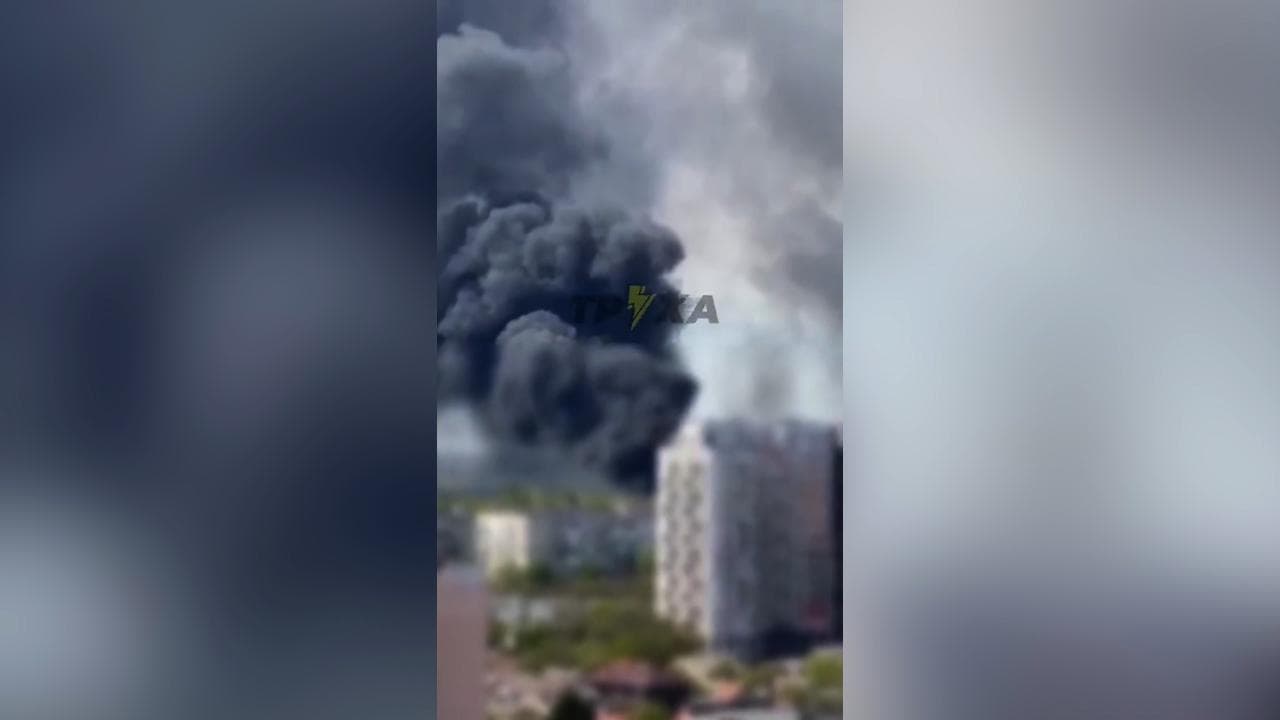 Odessa, i missili russi colpiscono la città: le prime immagini