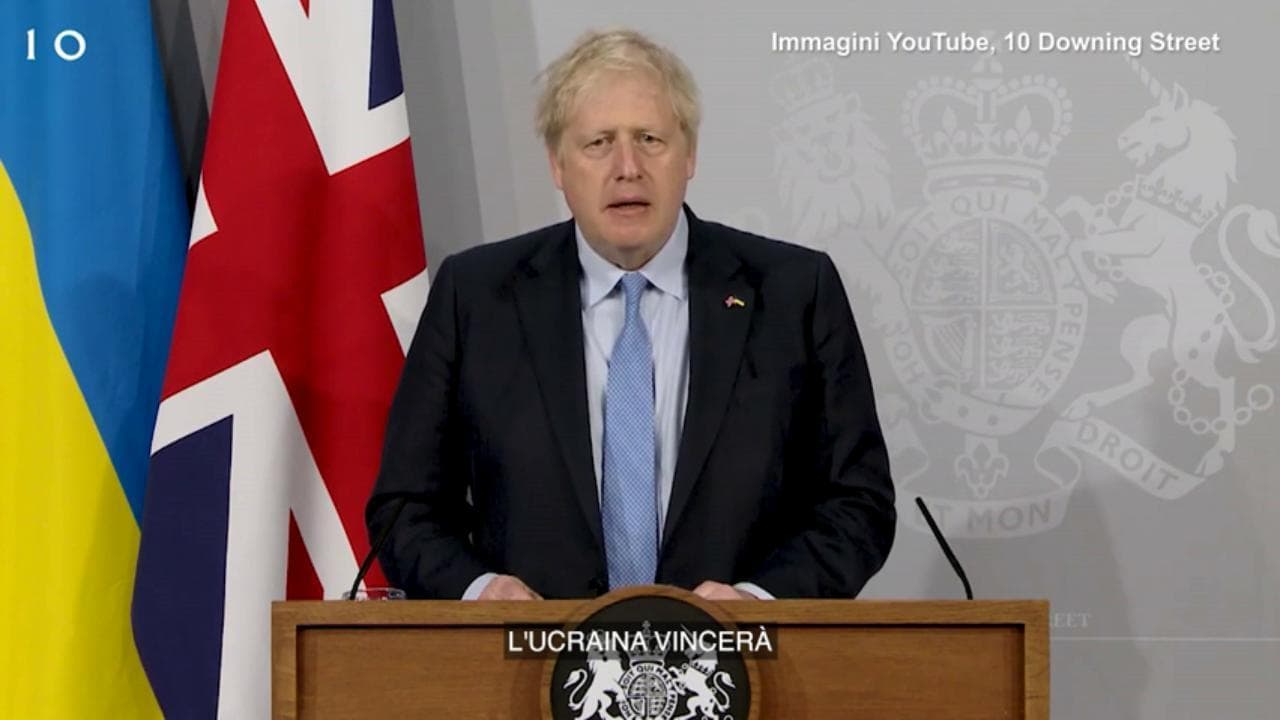 Il discorso di Boris Johnson al parlamento ucraino: "L'Ucraina vincerà la guerra e sarà libera"