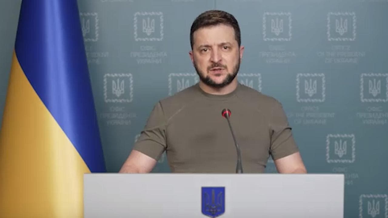 Zelensky: "La Russia ha lanciato l'offensiva nel Donbass"