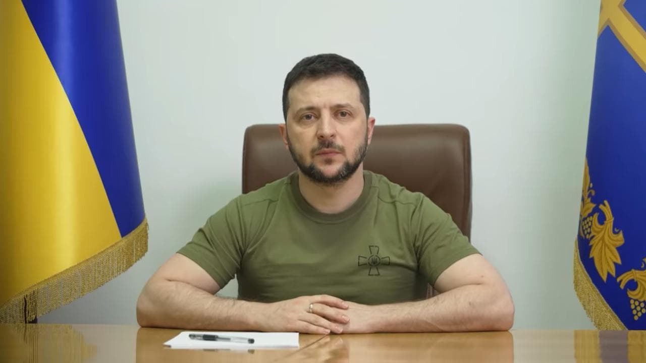 Zelensky: "I russi preparano un'offensiva nell'est dell'Ucraina"