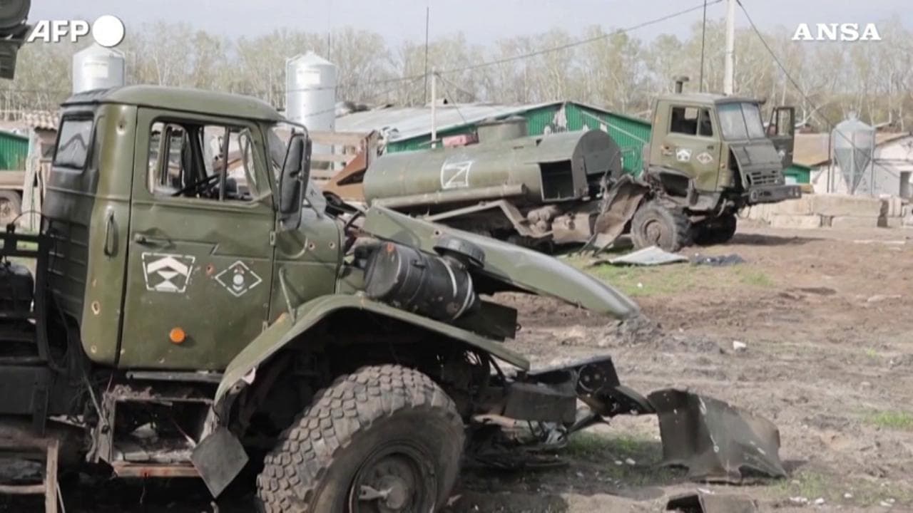 Ucraina, equipaggiamento militare russo distrutto a Kharkiv