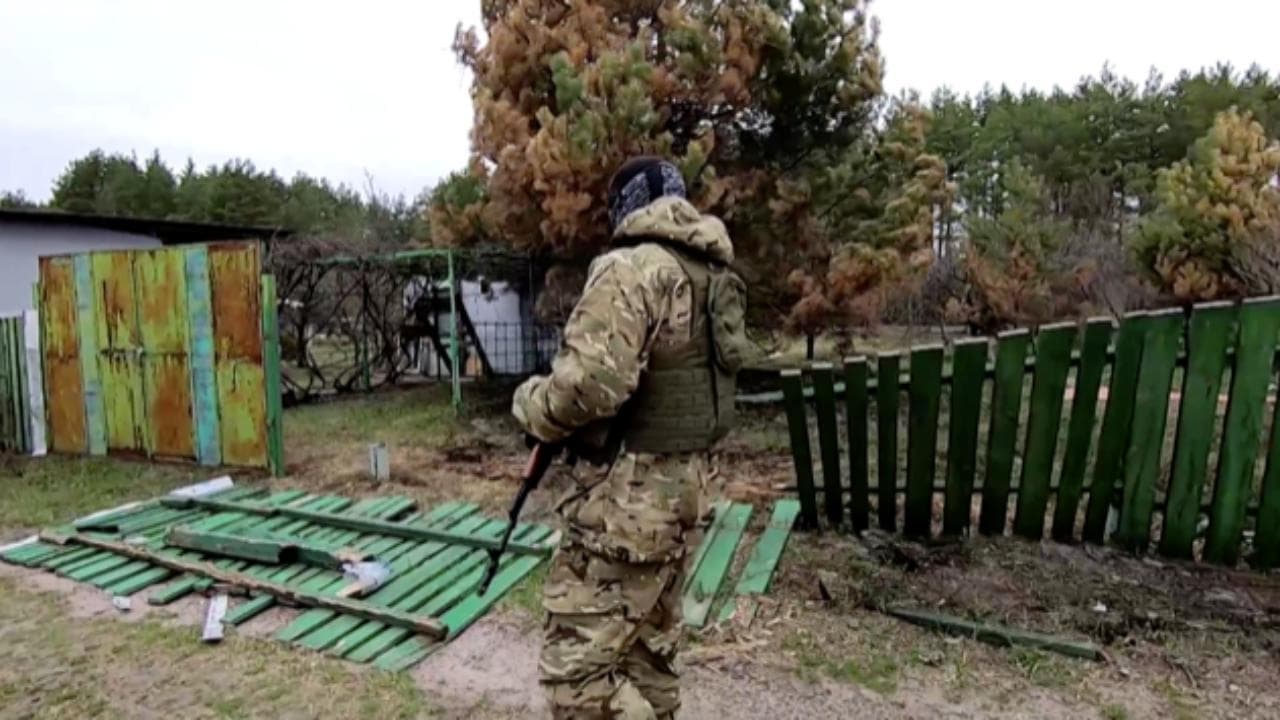 Lubianka, la ricostruzione dopo la ritirata russa: "Bonifichiamo la foresta dalle mine lasciate dai militari"