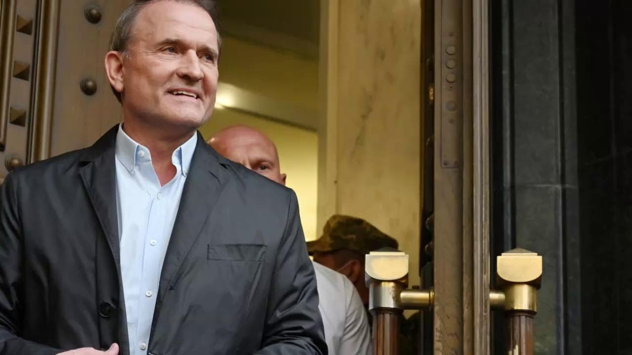Yacht, bibbia di Gutenberg e petrolio. Chi è Medvedchuk, l'oligarca russo arrestato da Zelensky