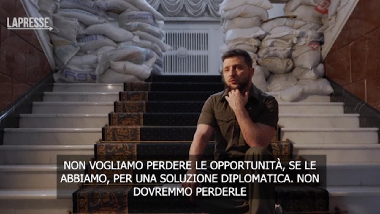 Il presidente ucraino Zelensky: "Cerco la pace con i russi nonostante le loro atrocità"