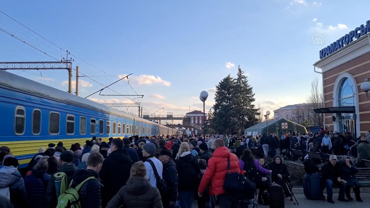 Kramatorsk, la stazione affollata il giorno prima dell'attacco: decine di civili in attesa di lasciare la città