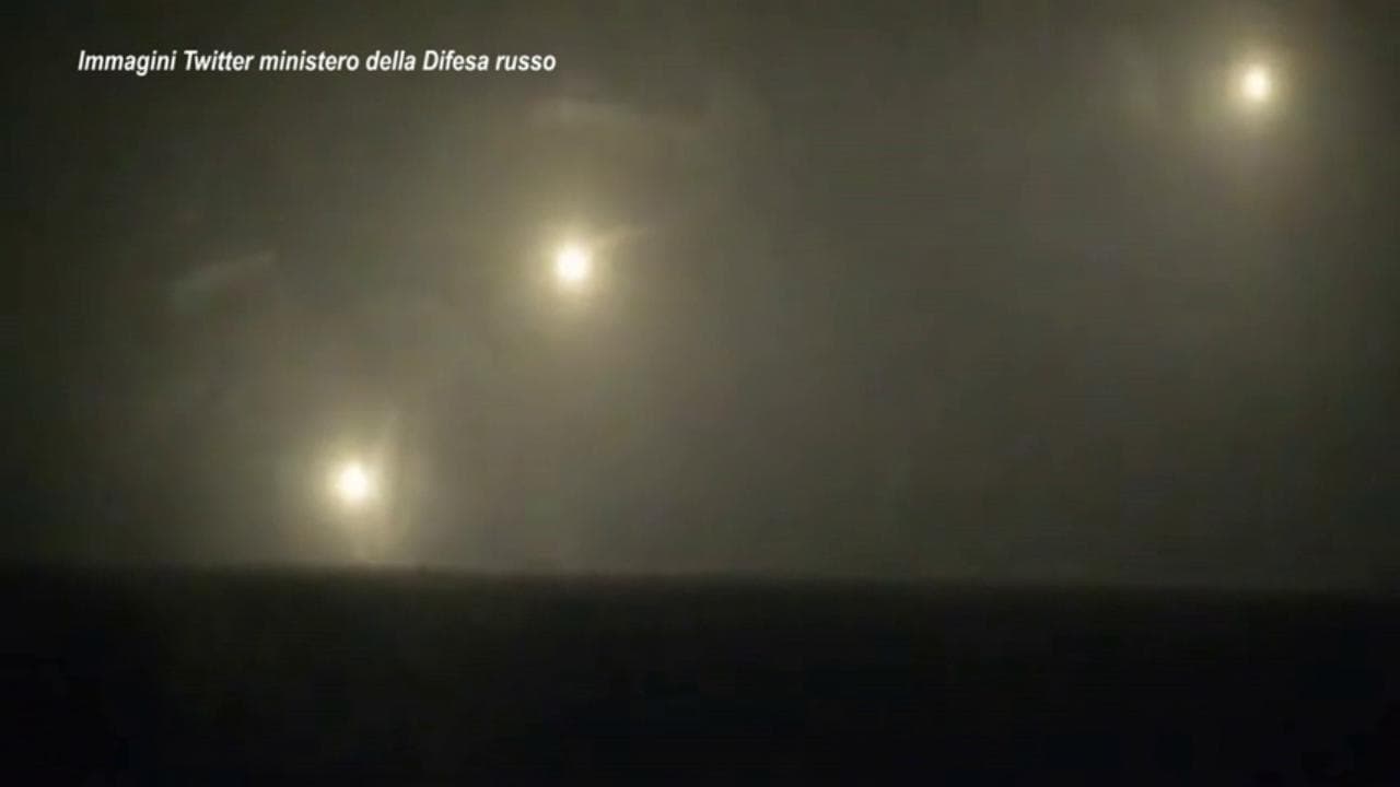 Ochakov, distrutto dal mare un centro di addestramento ucraino: il lancio dei missili nella notte
