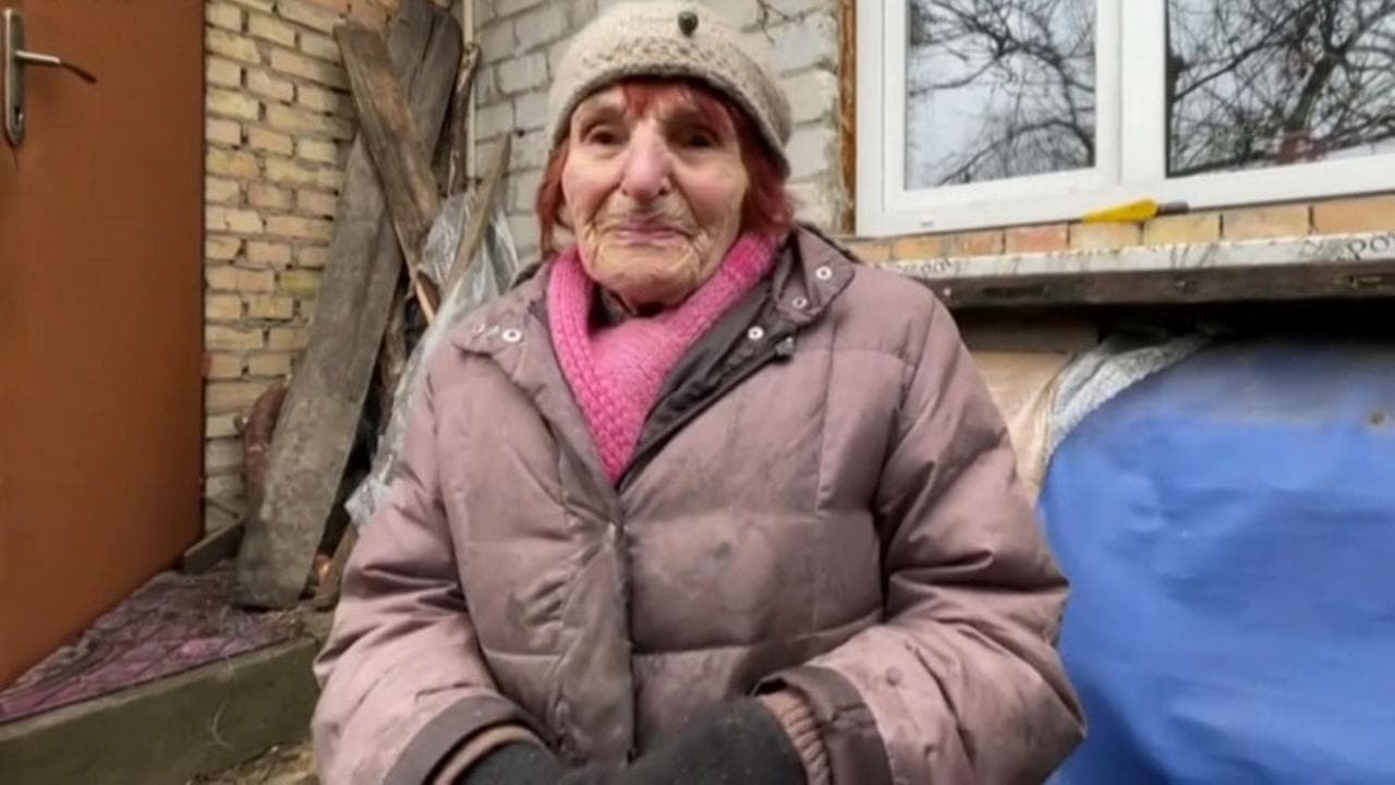 Bucha, le reazioni degli abitanti dopo la ritirata russa: "Non dovevo vivere per vedere tutto questo"