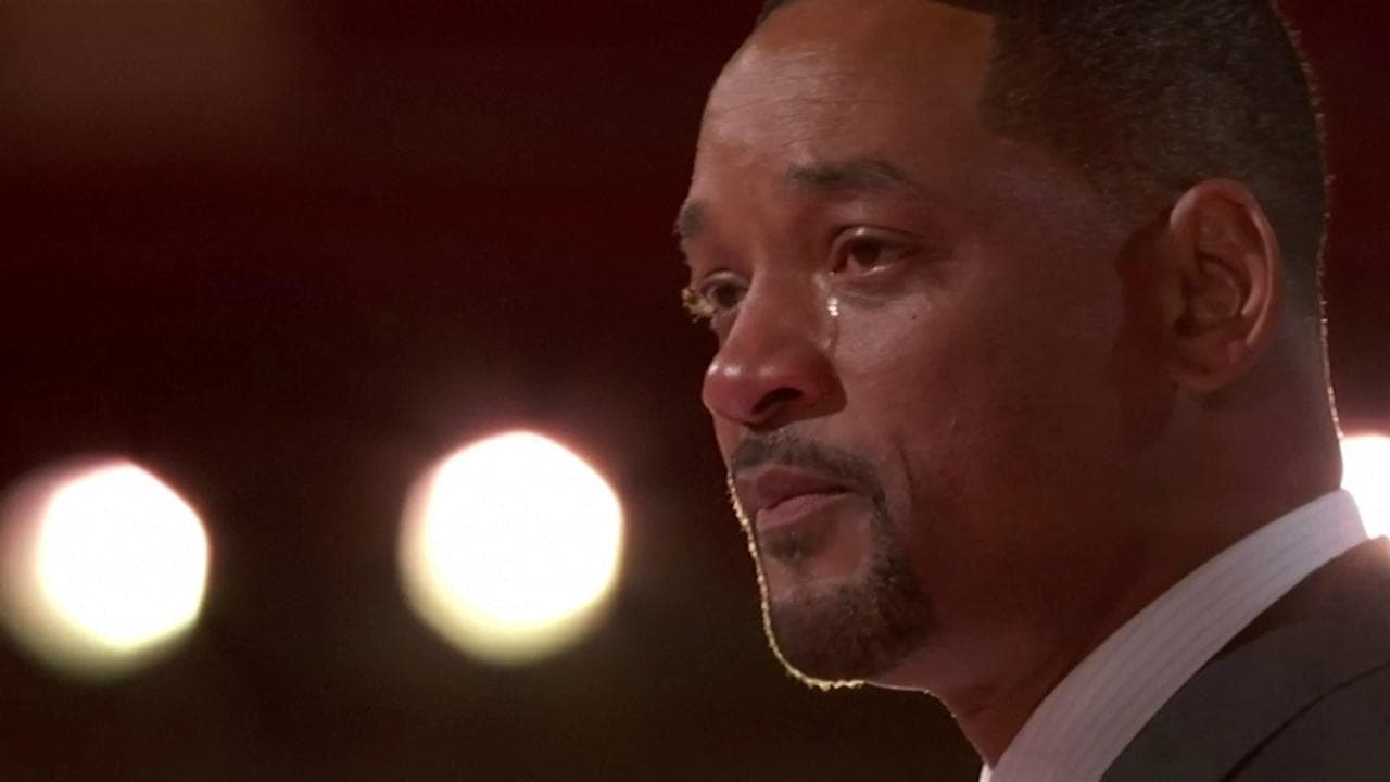 Oscar 2022, il discorso tra le lacrime di Will Smith e le scuse all'Academy: "L'amore fa fare cose folli"