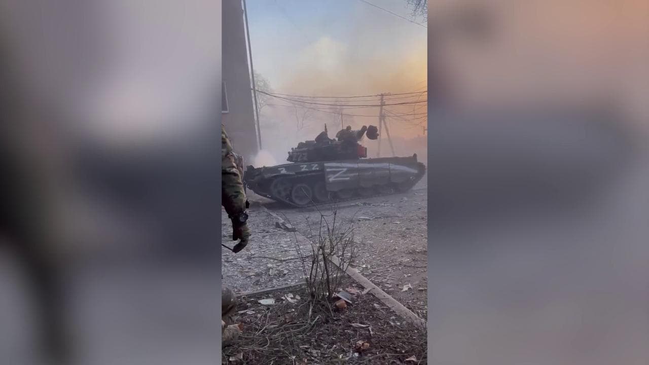 Mariupol, ultimo atto: i tank contro i palazzi
