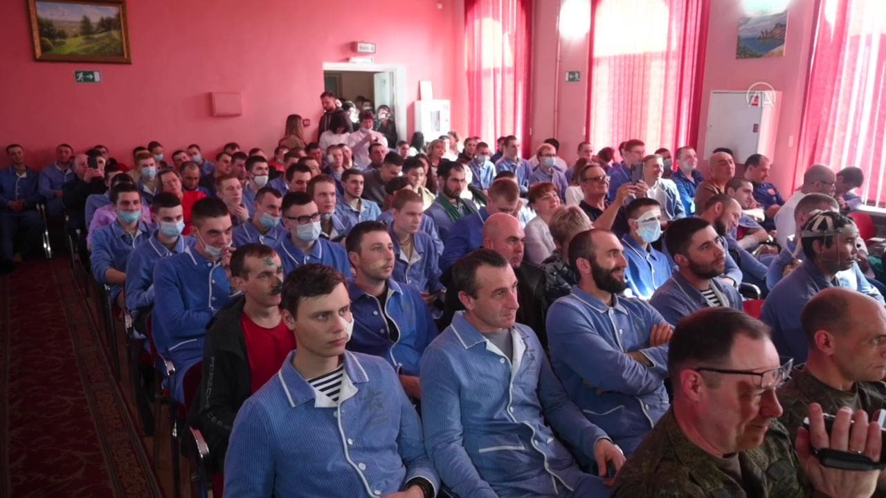 Russia, il triste concerto per i soldati feriti in Ucraina nell'ospedale militare di Rostov
