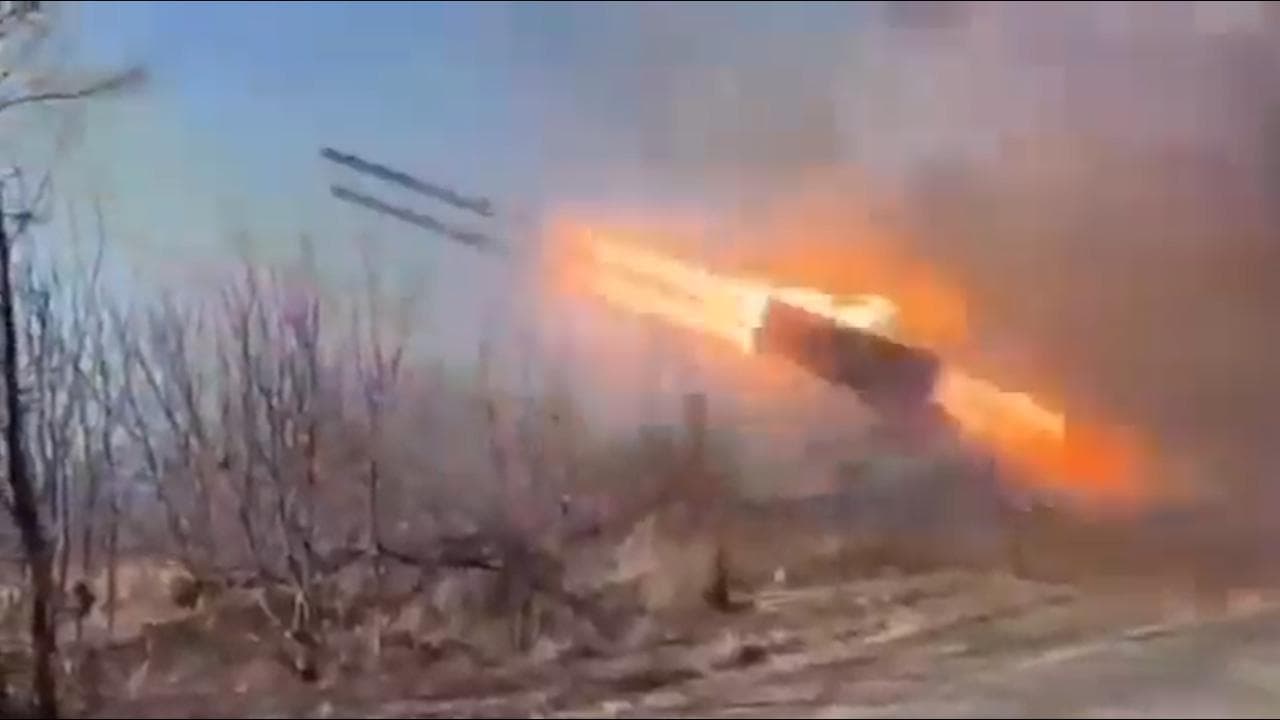 Armi russe in Ucraina, con "Buratino" ritorna il lanciafiamme: uccide tutte le persone in un palazzo