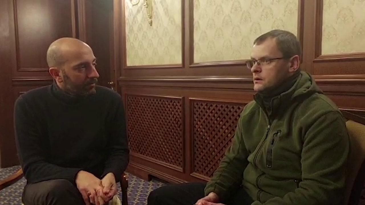 Irpin, il padre che ha sepolto moglie e figli mostra i video di una famiglia felice: "Ora non sento più niente"