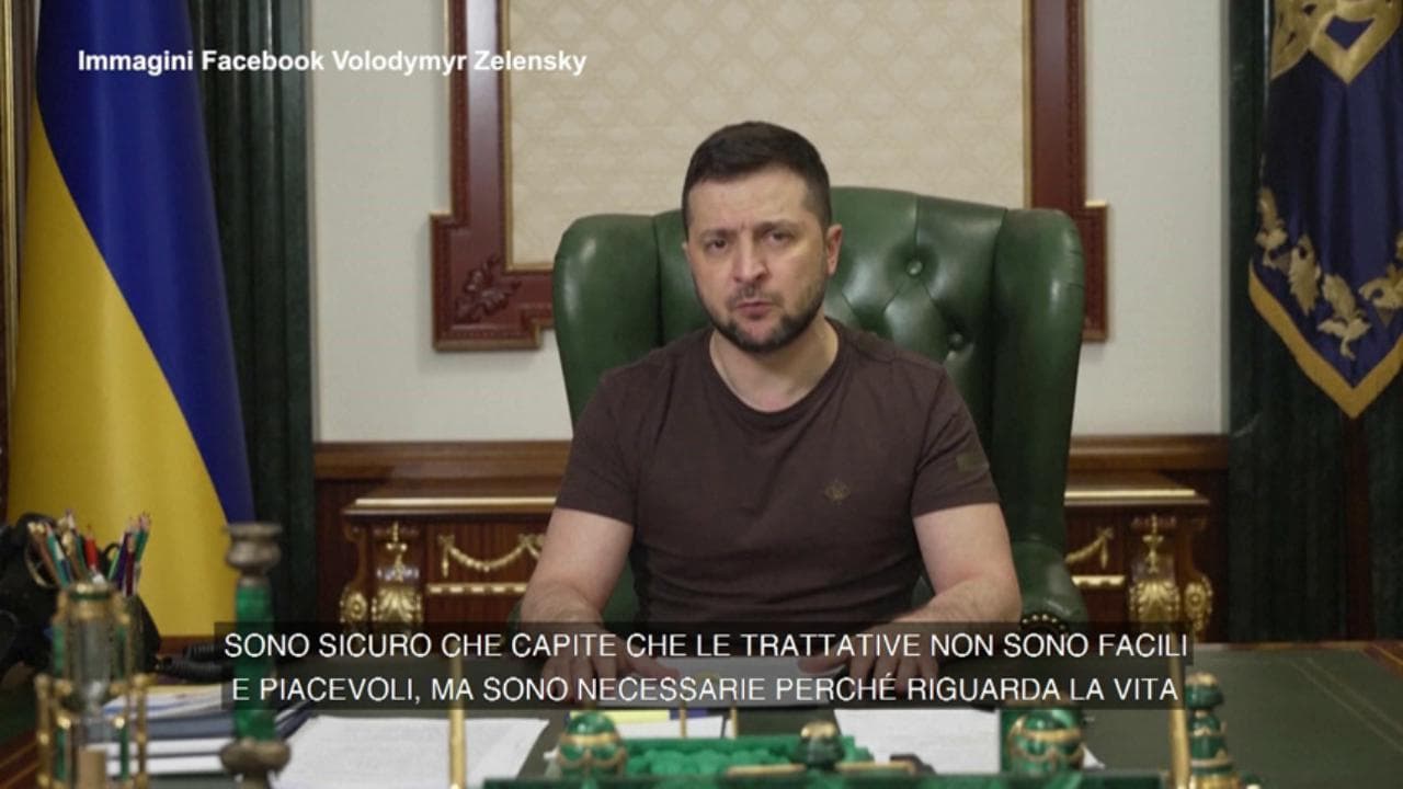 Zelensky, nuovo appello per la pace: "Ma le trattative non sono facili"