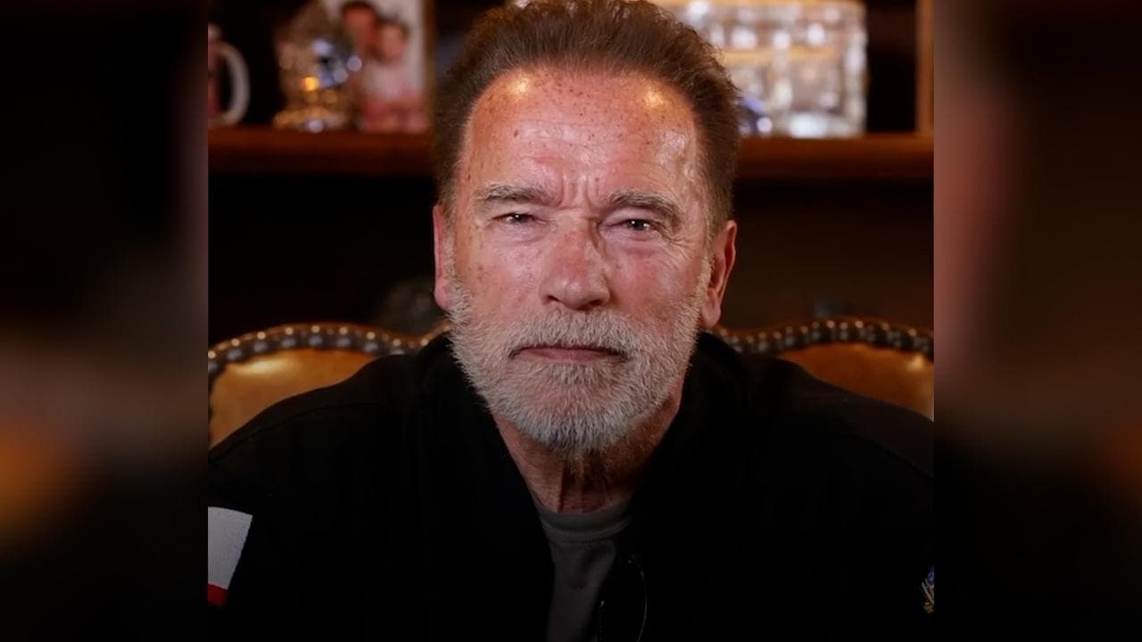 L'appello di Arnold Schwarzenegger ai russi: "Non è la vostra guerra, ma quella di Putin"