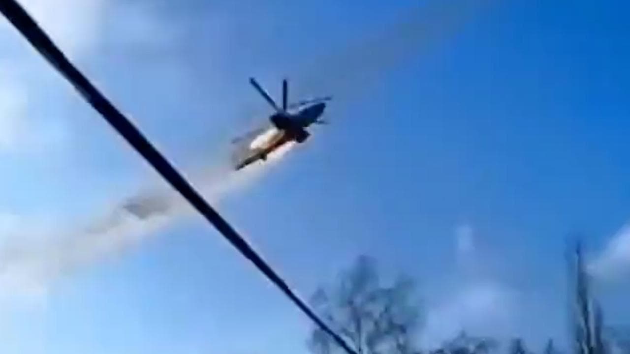 Elicotteri russi lanciano missili su Popasnaya: la risposta della contraerea ucraina è immediata