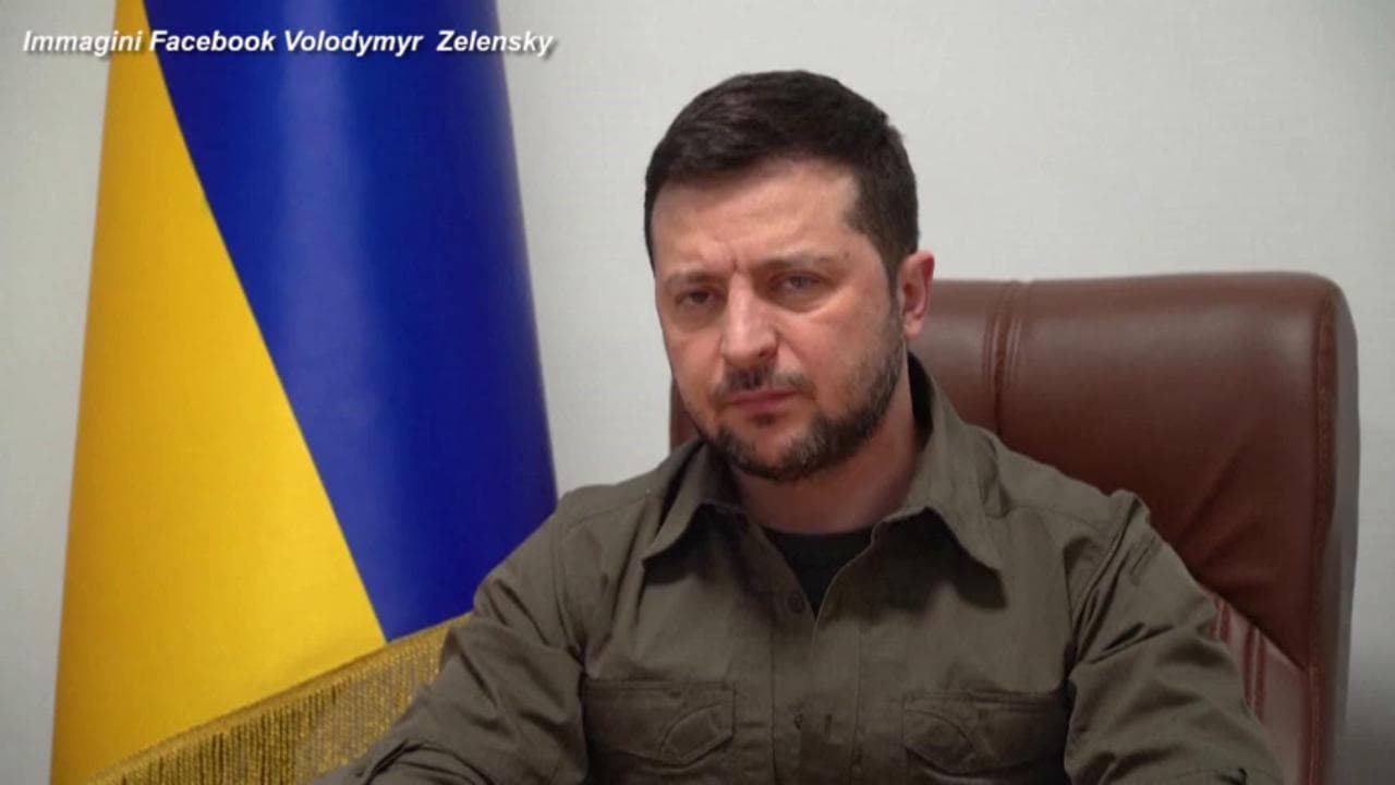 Zelensky al Bundestag: "A ogni bomba si alza un muro in Europa"