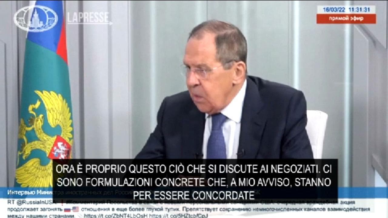 Lavrov: "Vicini ad accordo su status neutrale e garanzie sicurezza"