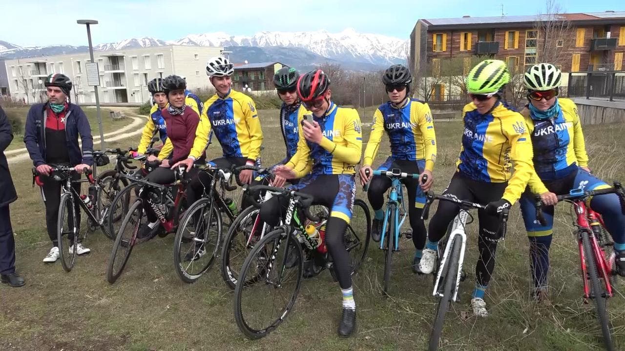 Dalla Turchia a L'Aquila, il viaggio della nazionale ucraina di ciclismo: "Pensiamo ai nostri cari"