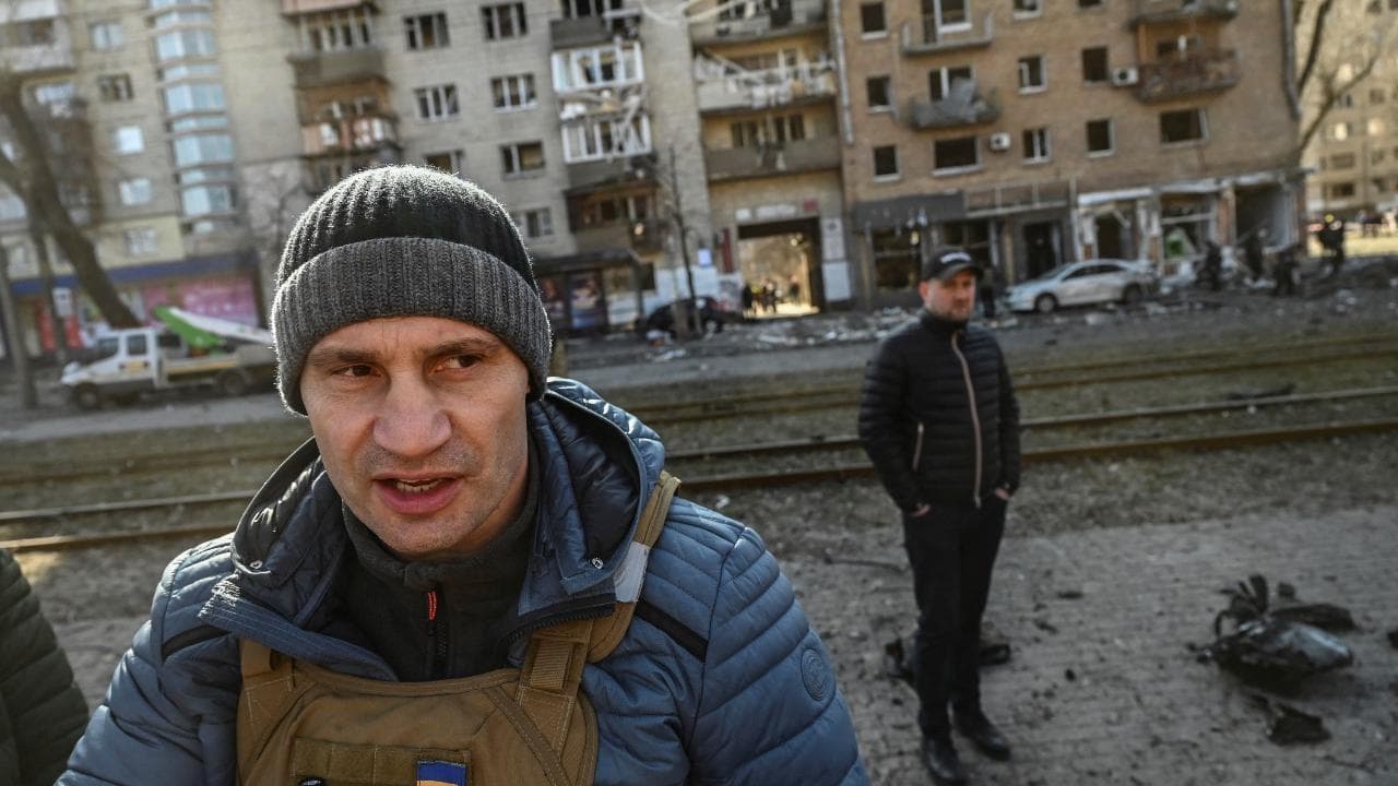 Il sindaco di Kiev, Vitaly Klitschko, estende il coprifuoco alla giornata intera fino al 17 marzo