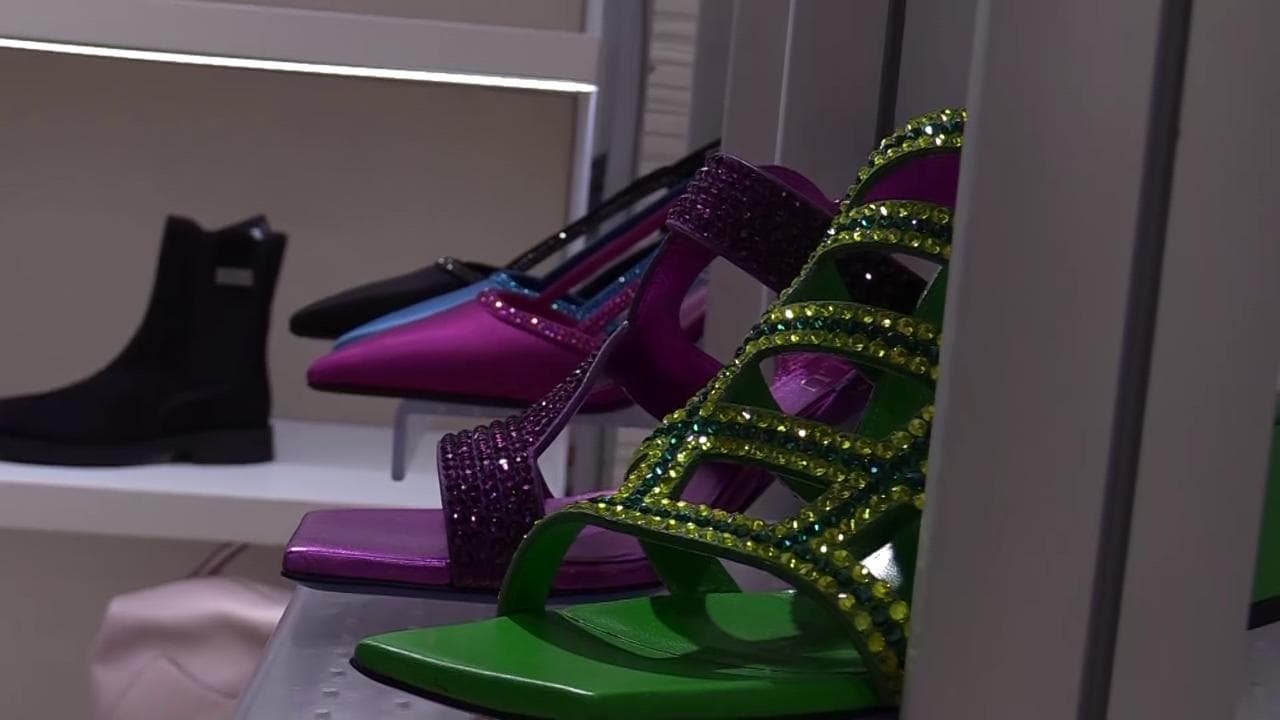 Nei calzaturifici che vendono scarpe agli oligarchi russi: "Ecco perché siamo preoccupati per le sanzioni"