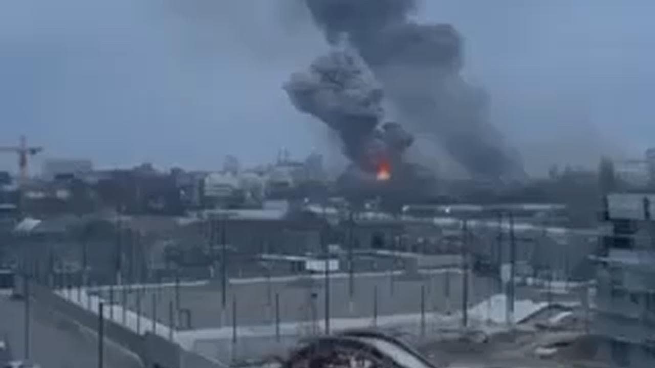 Fabbrica di aerei vicino a Kiev colpita dai bombardamenti