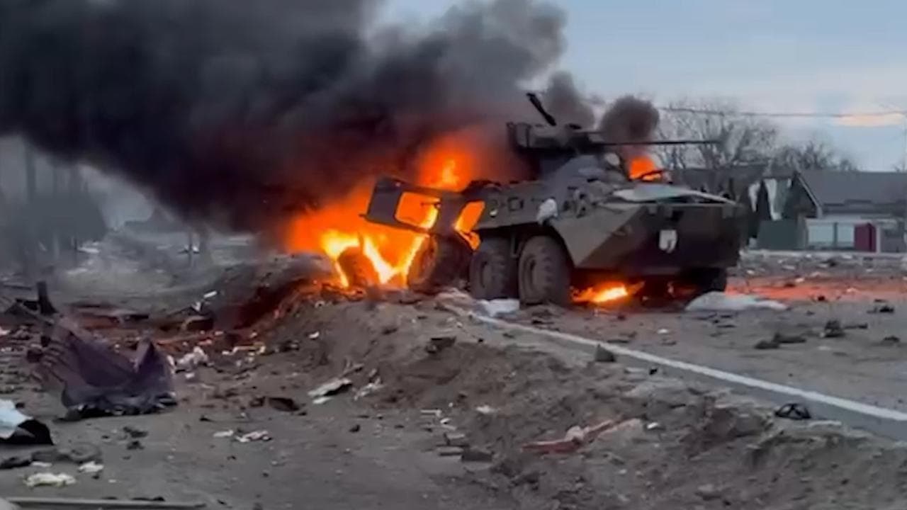 Continua la resistenza a soli 20 chilometri da Kiev: l'esercito ucraino distrugge i tank russi
