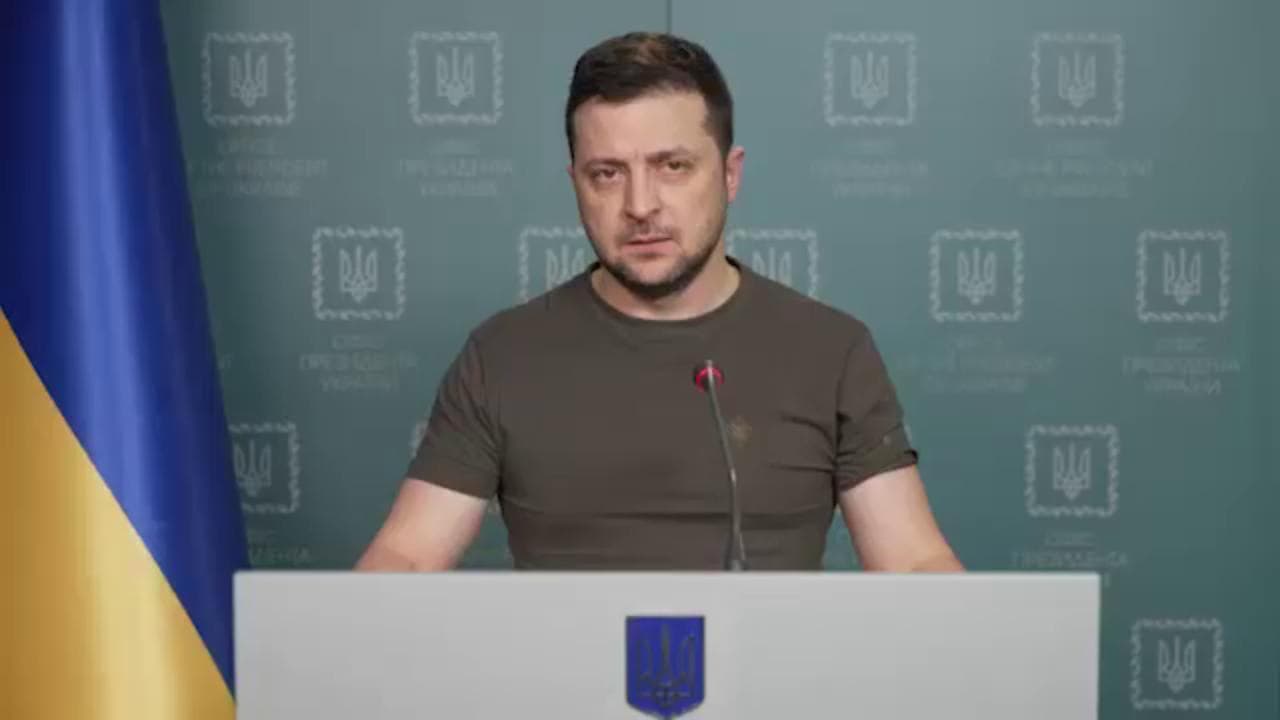 Zelensky: "Il mondo non crede nel futuro della Russia ma in quello dell'Ucraina"