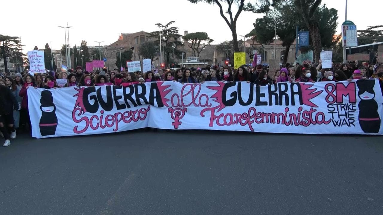 8 marzo, la protesta femminista contro la guerra: "Ci porterà a una crisi pesantissima"