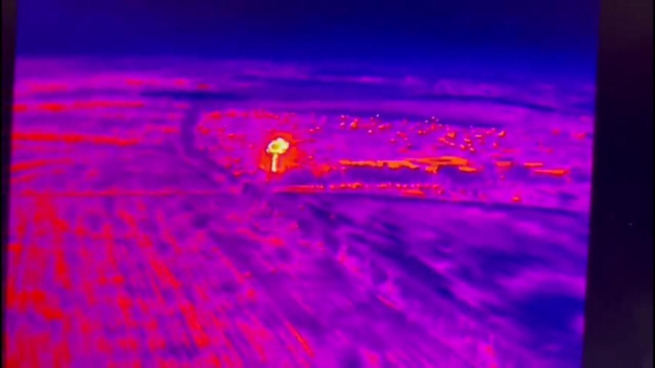 Russia-Ucraina, le bombe riprese da un drone viste all'infrarosso