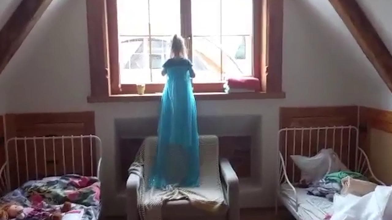 Via da Kiev, il diario di Sofia - 4. Il costume di Elsa e la scimmia di peluche