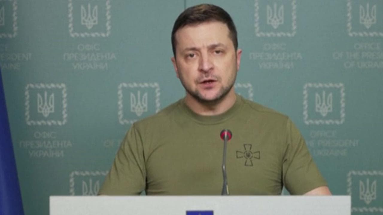 Zelensky: "I russi si preparano a bombardare il porto di Odessa"