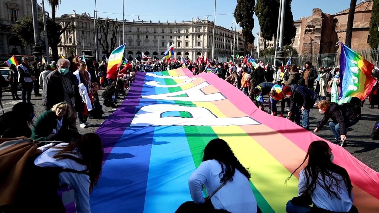 Il dilemma dei pacifisti sulle armi agli ucraini: "Peggiorano il conflitto, serve la diplomazia"