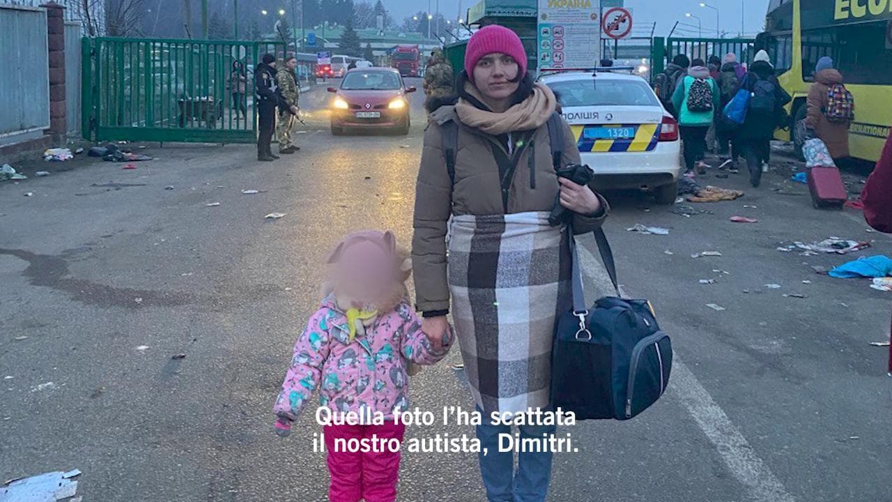 Via da Kiev, il diario di Sofia - 3. Quella foto scattata alla frontiera
