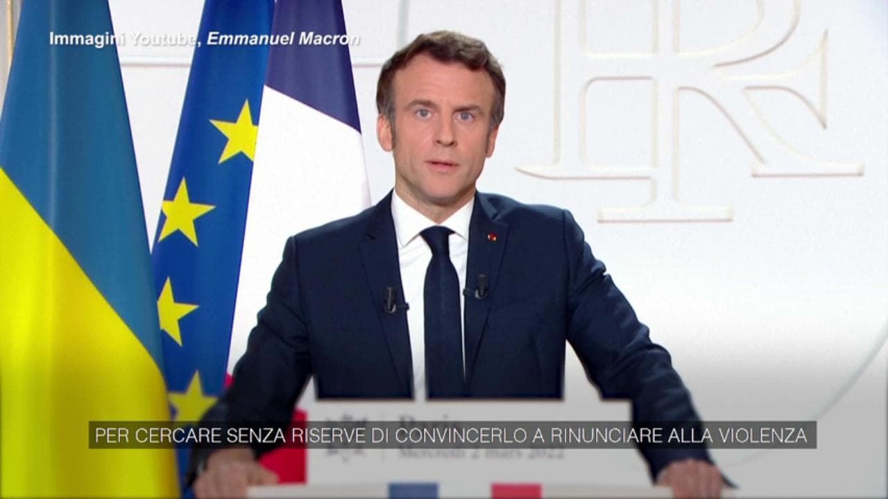 Guerra Ucraina, Macron: "In contatto con Putin per convincerlo a rinunciare alla violenza"