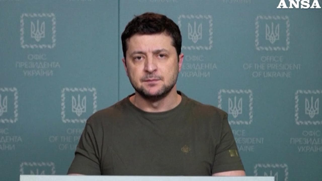 Ucraina, Zelensky fa appello agli ebrei: "Non restate in silenzio"