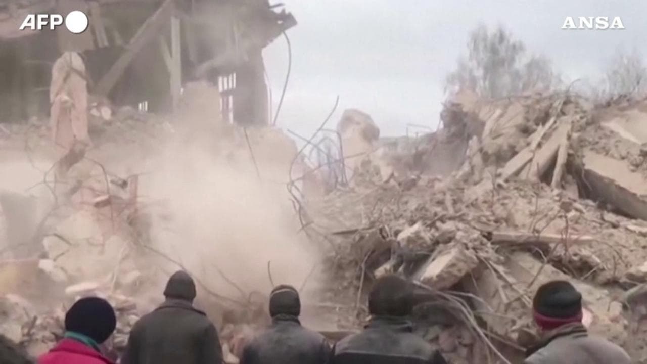 Ucraina, la devastazione dei bombardamenti nel nord-ovest del Paese