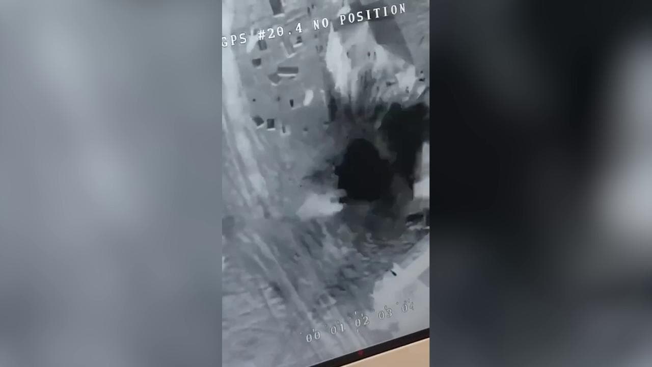 I droni ucraini alla riscossa: i video dalle telecamere a infrarossi mentre colpiscono mezzi russi