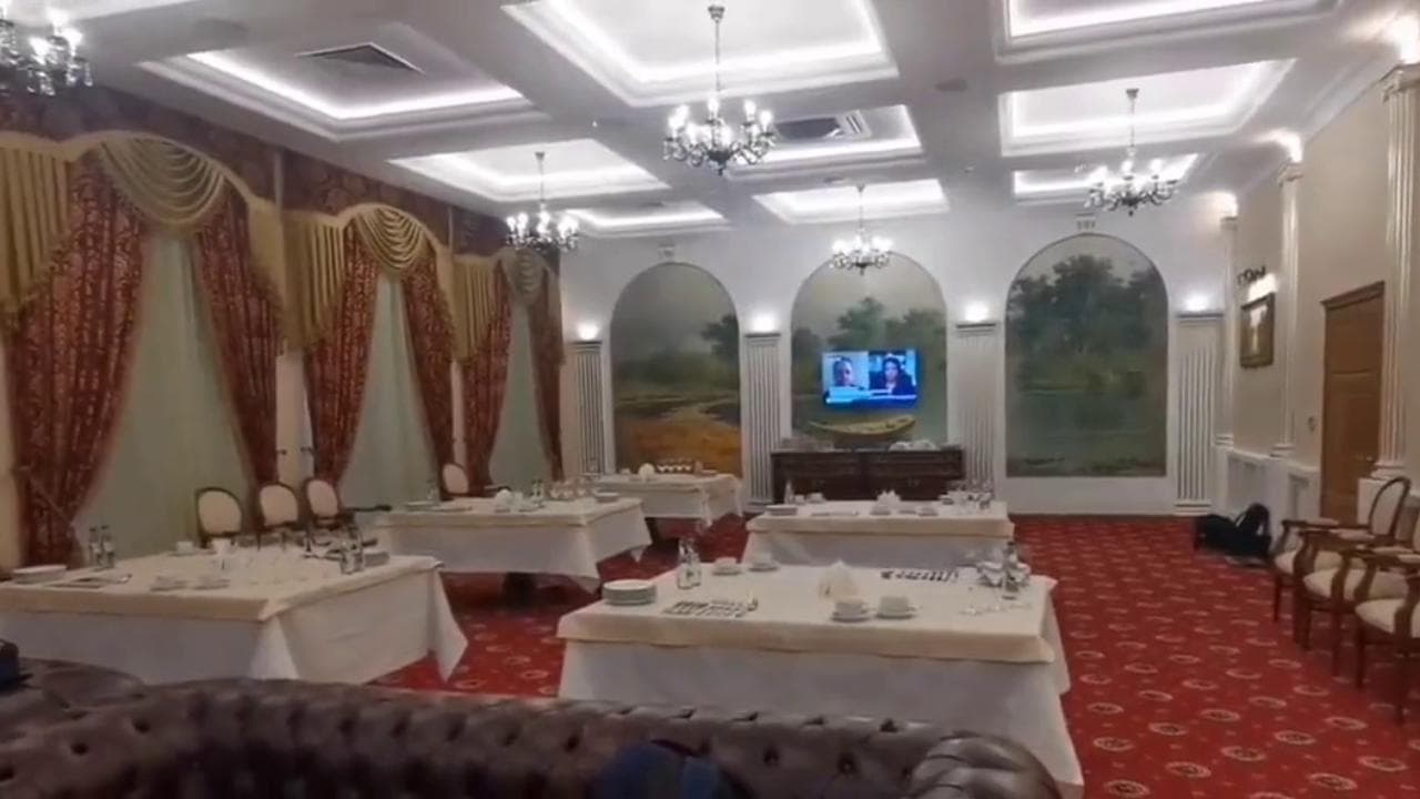 Russia- Ucraina, ecco la sala dove avviene l'incontro tra le delegazioni