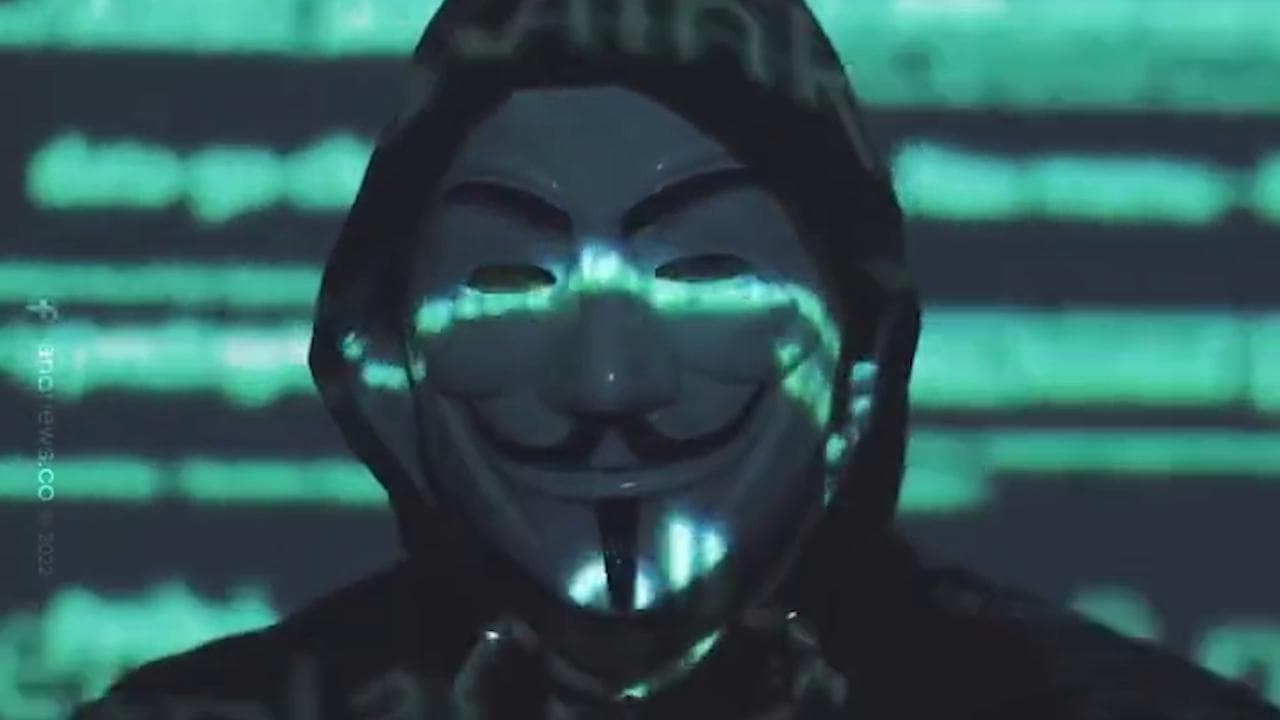 Guerra in Ucraina, nuova minaccia di Anonymous a Putin: "Contro di noi non puoi vincere"