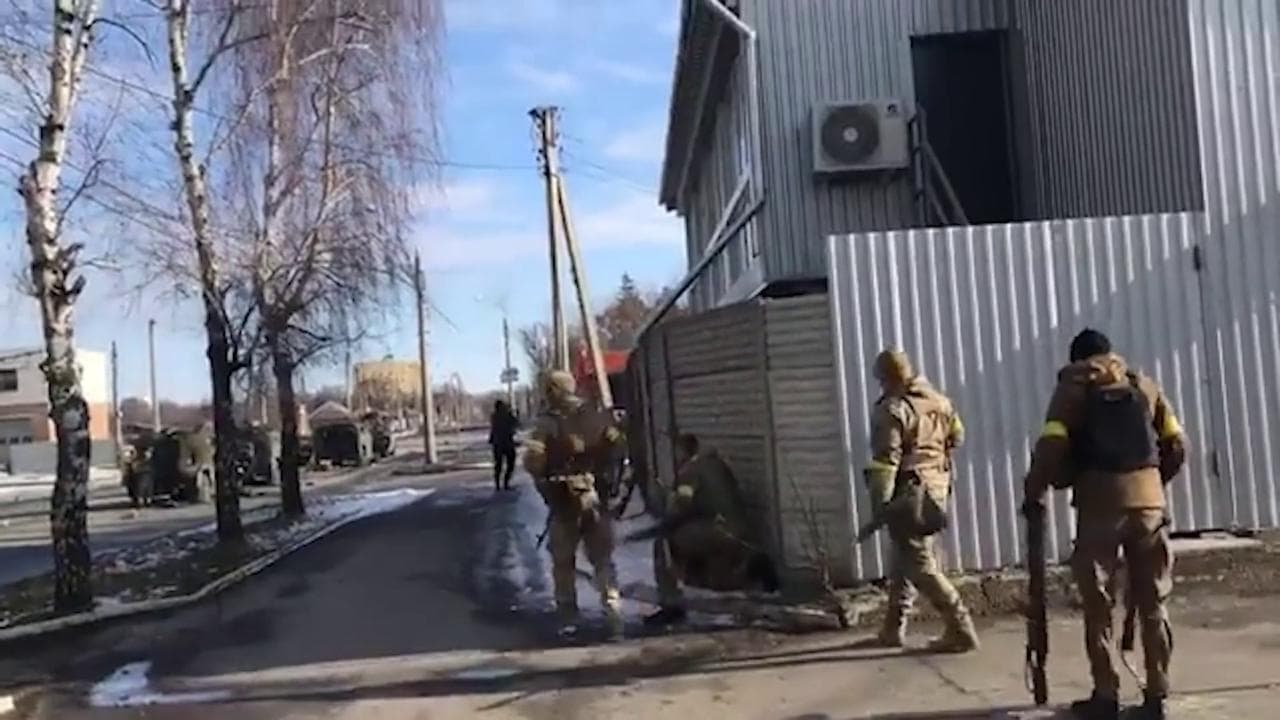 Guerra in Ucraina, la battaglia di Kharkiv: spari e mitragliate nelle strade della città
