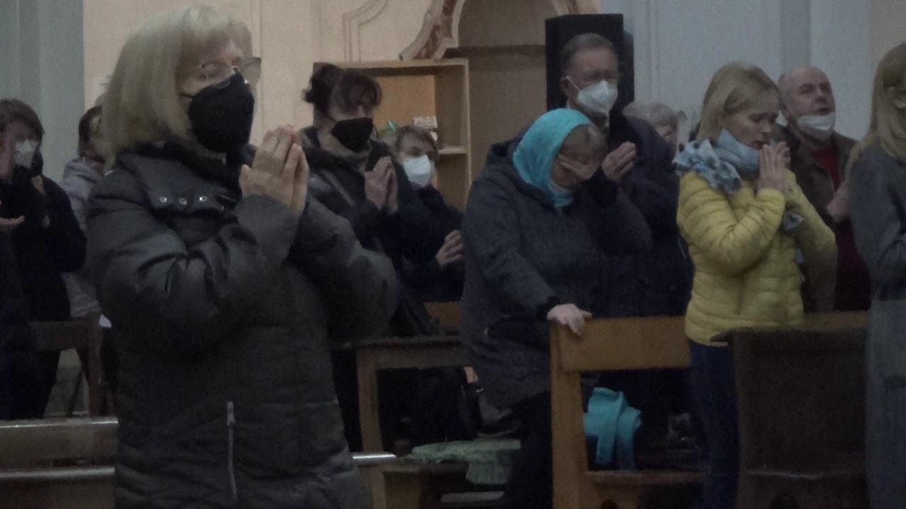Napoli, la comunità ucraina si riunisce in chiesa: "Siamo qui per pregare e sentirci vicini"