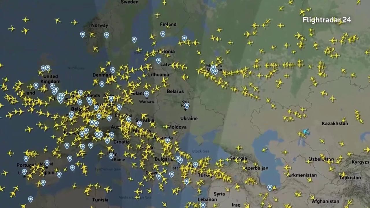 L'attacco russo svuota lo spazio aereo del Paese: il vuoto nel cielo ucraino