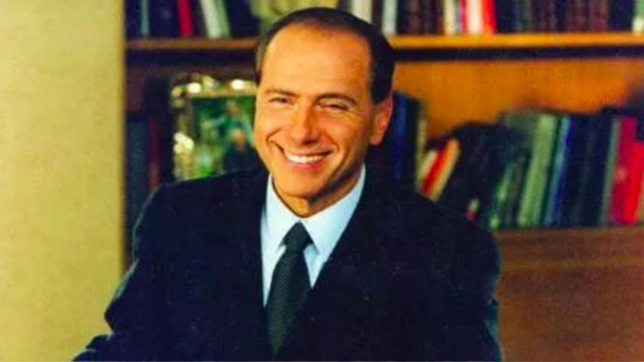Berlusconi in dieci frasi memorabili: da ''L'Italia è il paese che amo'" a '"Mi consenta'"