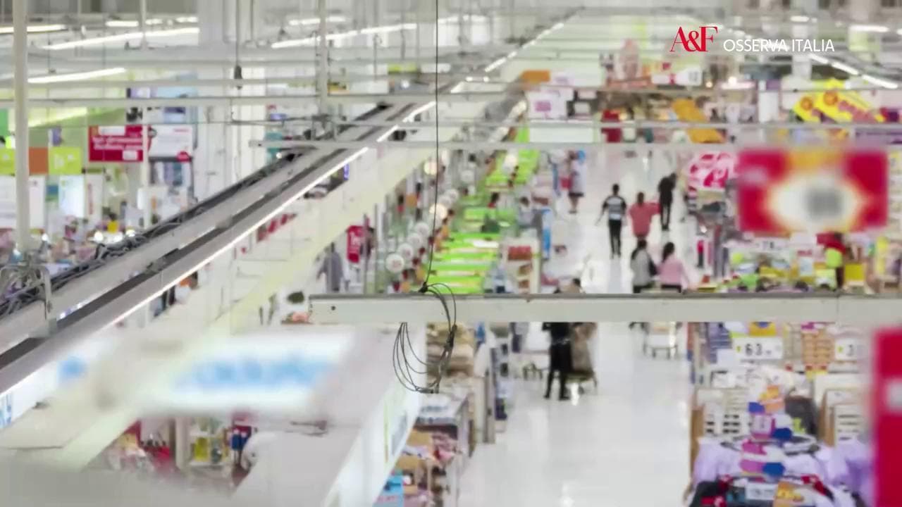 Osserva Italia: crescono gli acquisti negli ipermercati, ma a maggio si registra un crollo del Cash&Carry