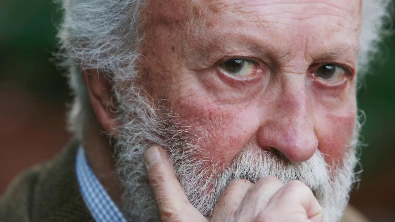 "100 volte Scalfari": aneddoti, ricordi, pagine di storia. Cento amici raccontano Eugenio in un libro con Repubblica