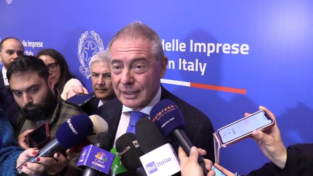Elon Musk contro Tim, il ministro Urso: "Troveremo una soluzione per entrambe le parti"