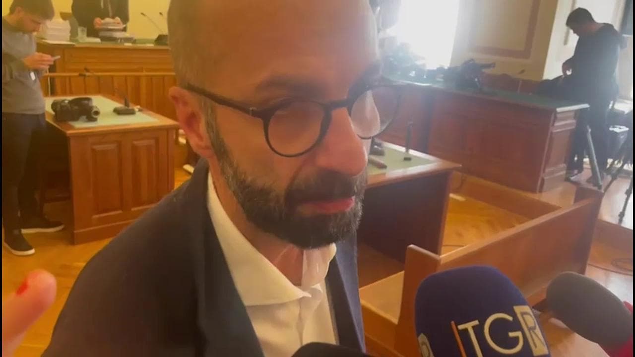 Negati i domiciliari a Ilaria Salis, l'avvocato: "Ricorreremo ma sappiamo già che sarà tutto inutile"