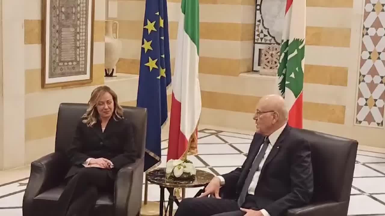 Beirut, l'incontro di Giorgia Meloni con il premier libanese Miqati